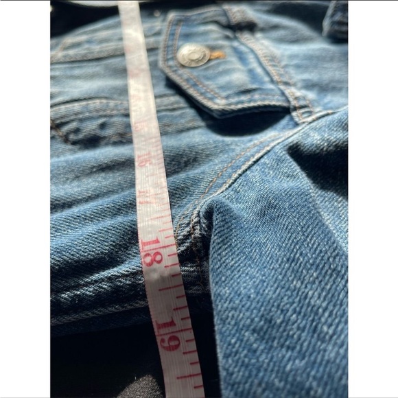 Madewell Women's Classic Jean Jacket Medium Blue Denim Button-Up Casual - Picture 9 of 9